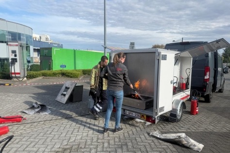 Brand blussen tijdens opleiding